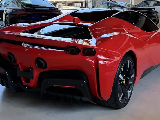 FERRARI SF90